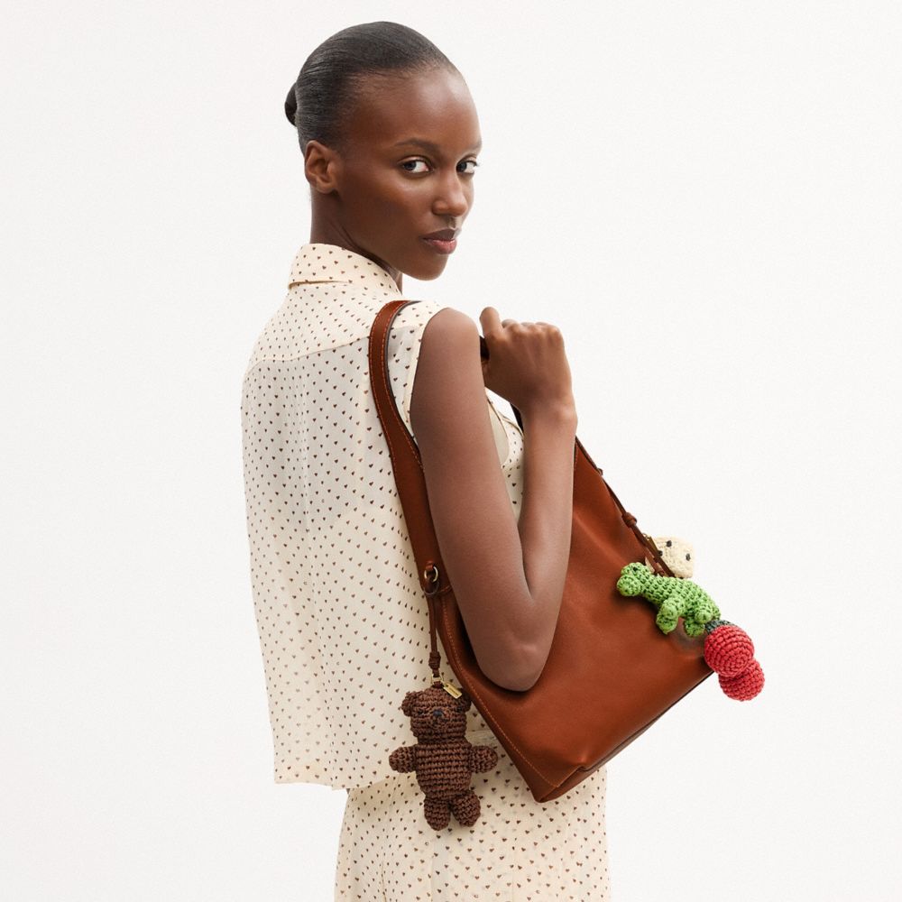 Женские сумки Coach Brooklyn Shoulder 28 With Charms — фото 7