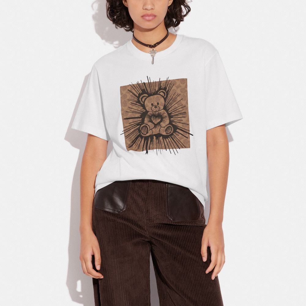 新品 coach シグネチャー レイヴ ベア Tシャツ オーガニック コットン 公式】COACH – コーチ | レイヴ ベア Tシャツ・オーガニック