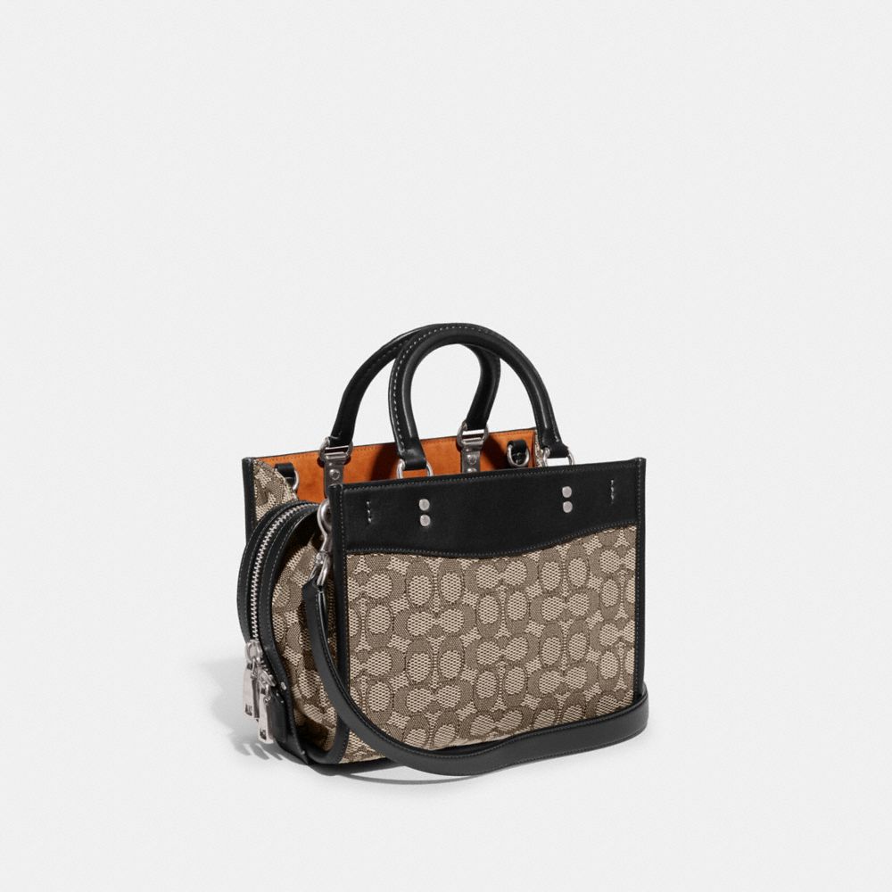 COACH®,SAC ROGUE 25 EN TISSU JACQUARD SIGNATURE,Argent/Cacao noir,Angle View