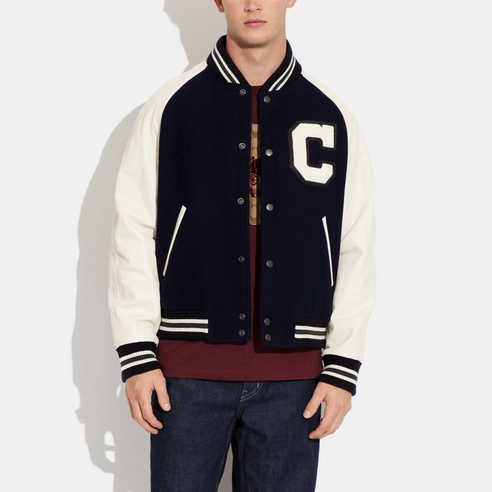 COACH®,VESTE UNIVERSITAIRE,Capitaine céleste/Blanc,Scale View