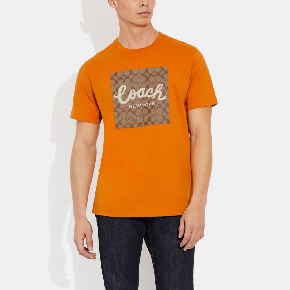 COACH®,シグネチャー グラフィック Tシャツ,トップス&パンツ,ﾃﾞｻﾞｰﾄ ｻﾝ