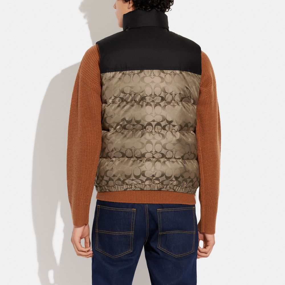 COACH®,SIGNATURE PUFFER VEST,Black/Desert Taupe Signature,Scale View