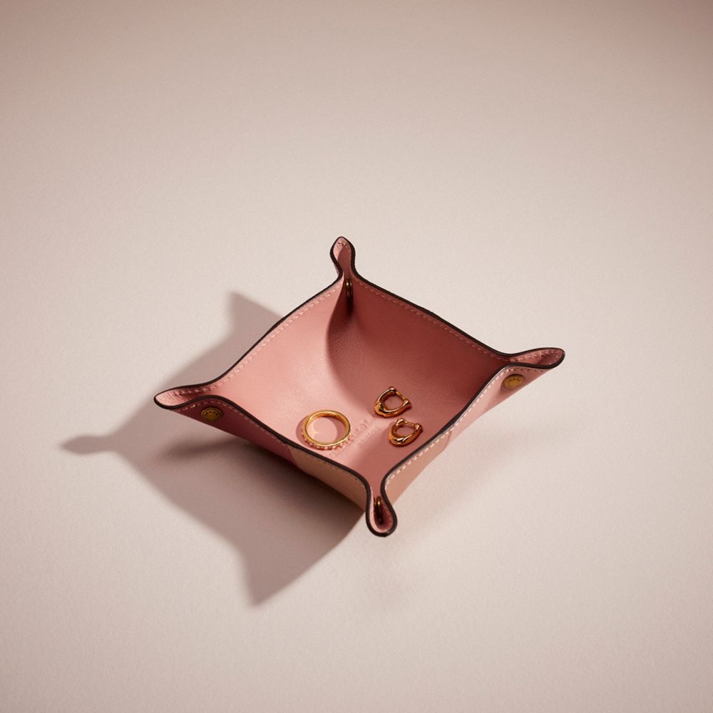 COACH®,【REMADE】スモール バレット トレー,COACH (RE)LOVED,ﾌﾞﾗｳﾝ