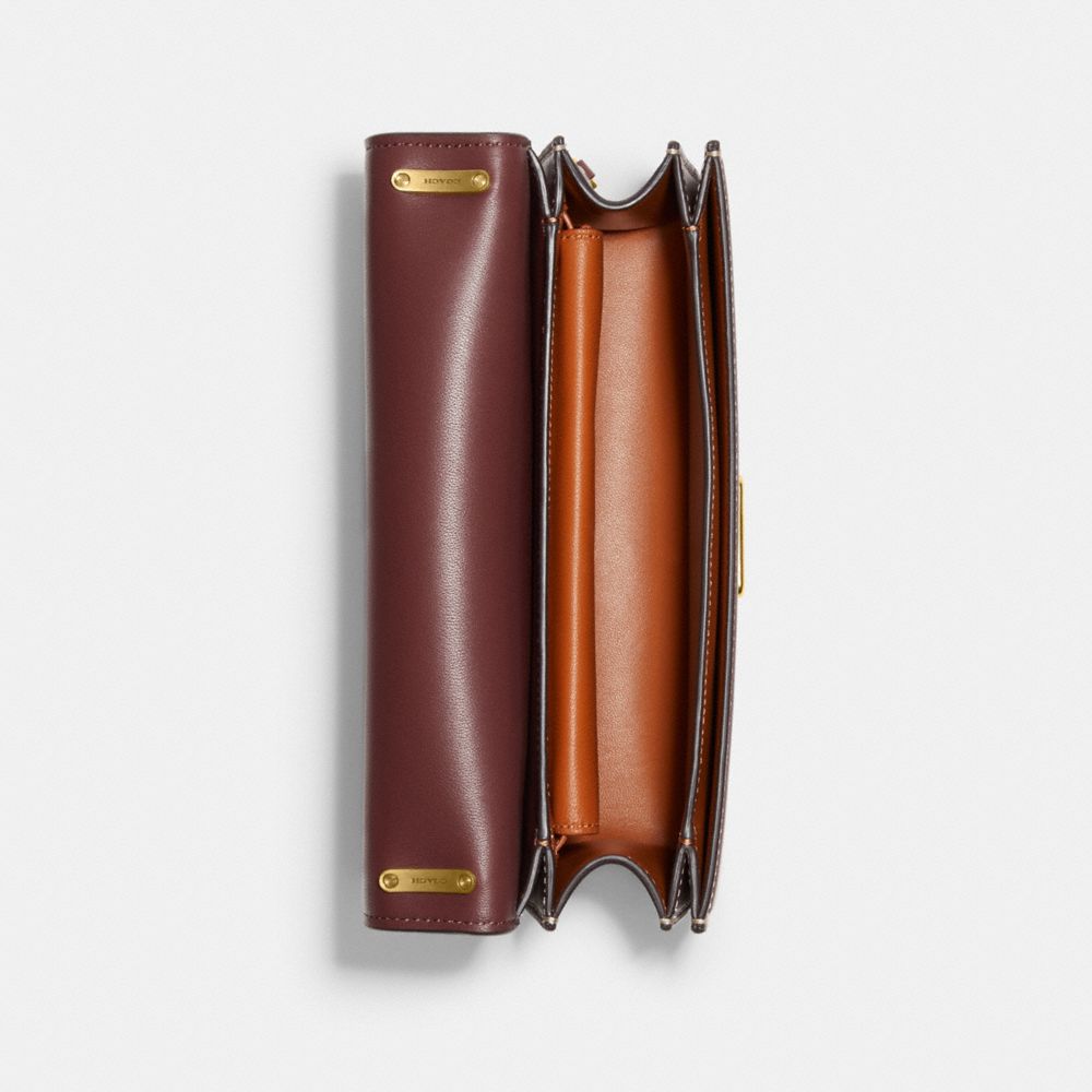 COACH®,ルーナー ニュー イヤー バンディット ショルダー バッグ・ラビット チャーム,ショルダーバッグ,ﾌﾞﾗｽ/ﾜｲﾝ