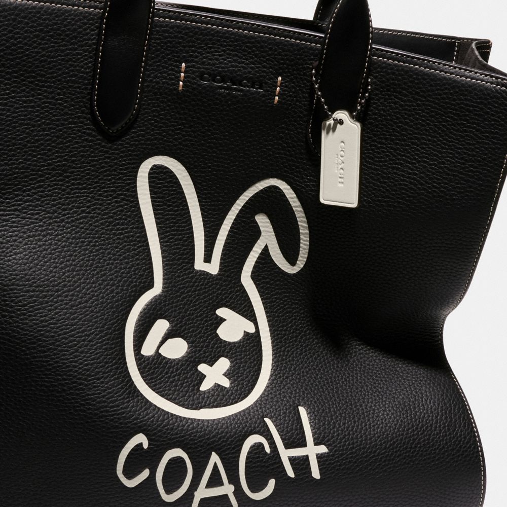 公式】COACH – コーチ | ルーナー ニュー イヤー ゴッサム トール