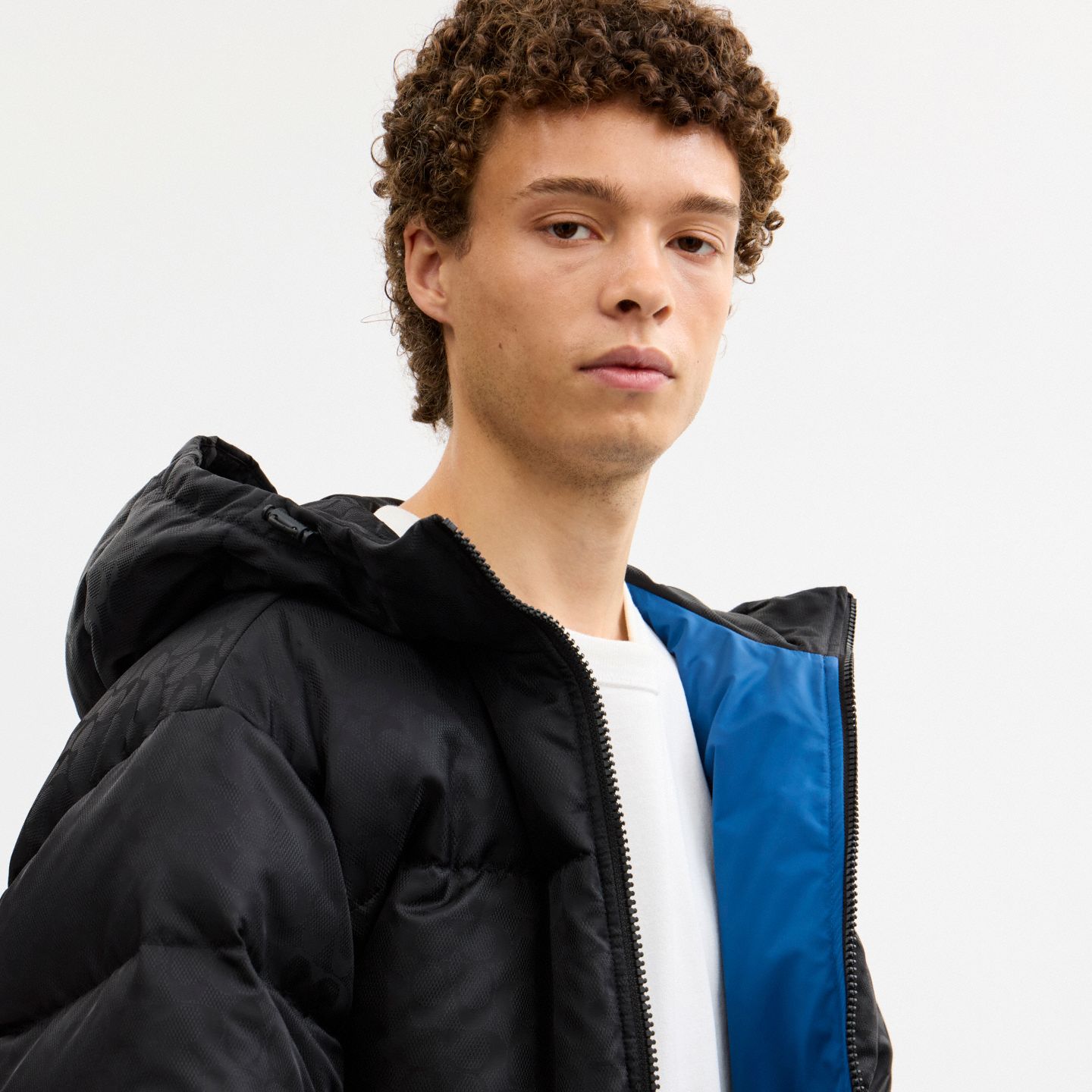 Мужская куртка Coach Tonal Signature Down Jacket, цвет: Чёрный — фото 5