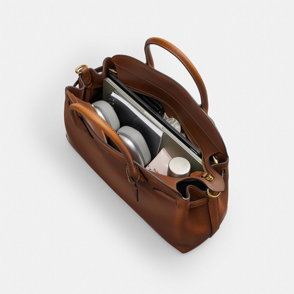 Женские сумки Coach Soft Empire Carryall 40 In Loved Leather — фото 4
