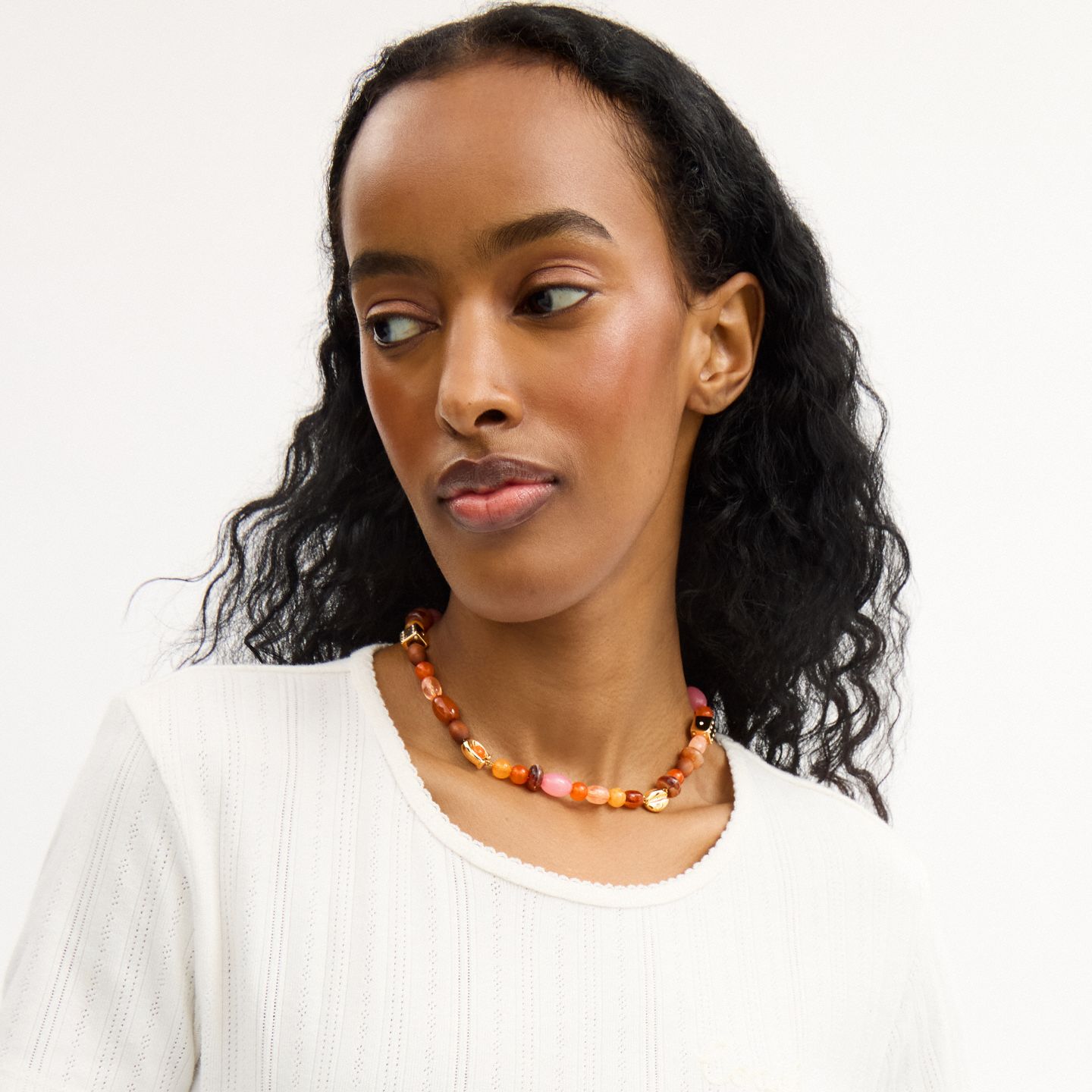 Женские украшения Coach Beaded Choker Necklace, цвет: Золотой / Разноцветный — фото 3