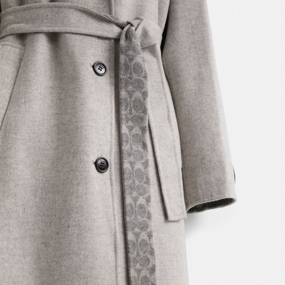 COACH®,Gris Pâle,Scale View