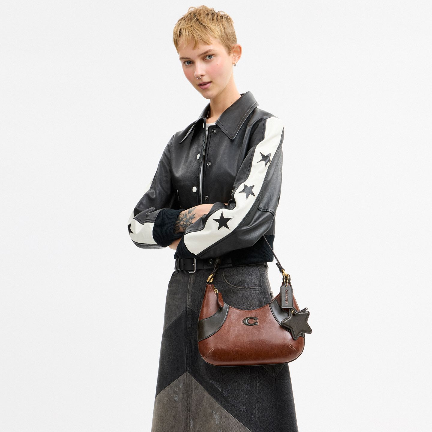 Женская сумка Coach Bowling Flat Hobo Shoulder, цвет: Чёрный — фото 6