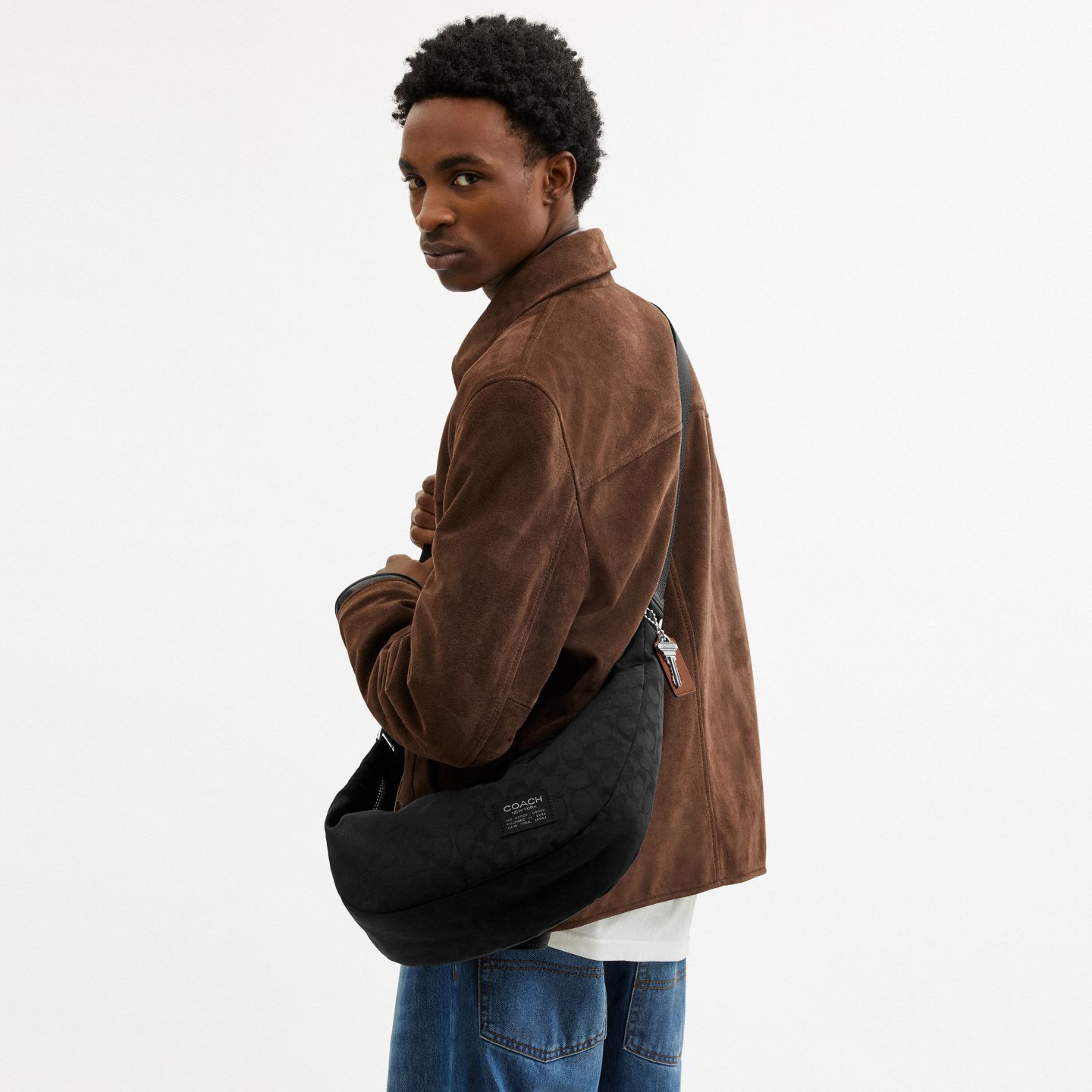 Мужская сумка Coach Leon Sling In Signature Nylon Jacquard, цвет: Чёрный — фото 4