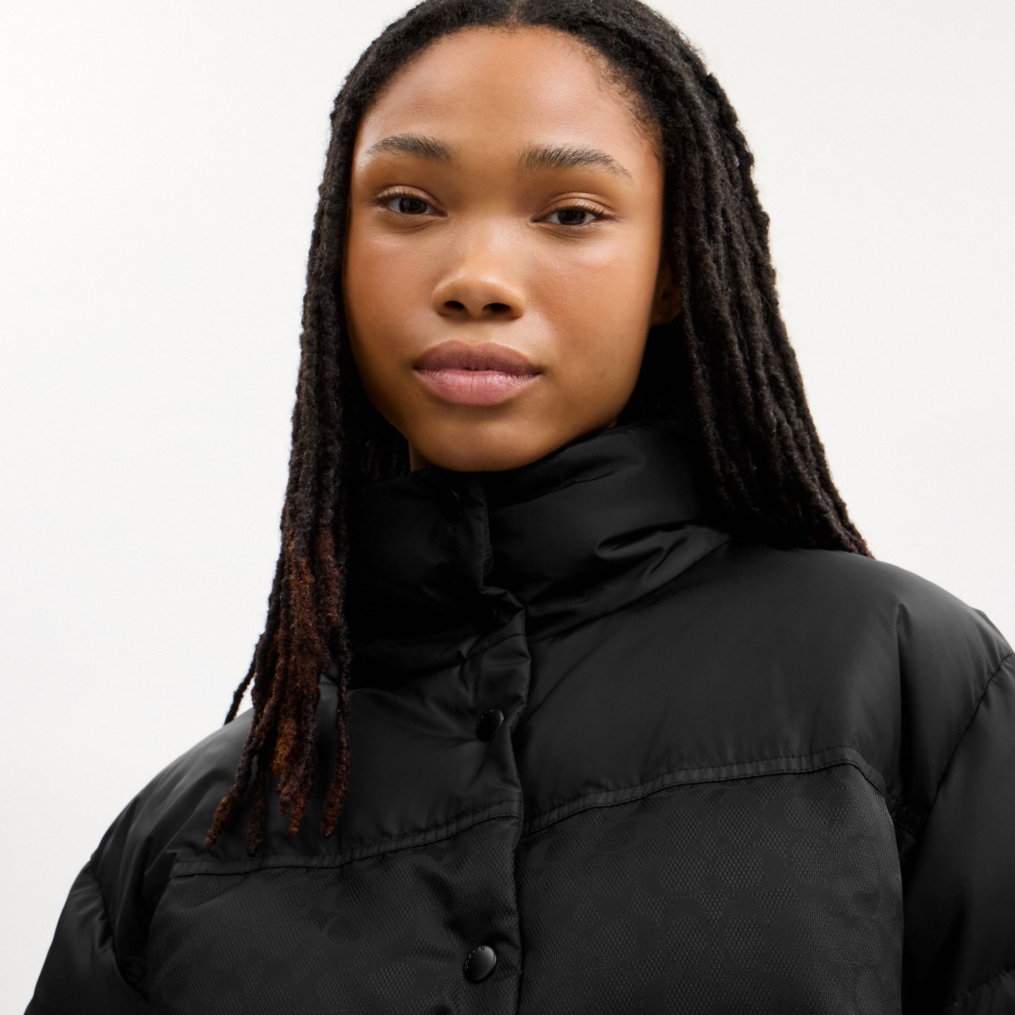 Женская куртка Coach Signature Puffer, цвет: Чёрный — фото 4
