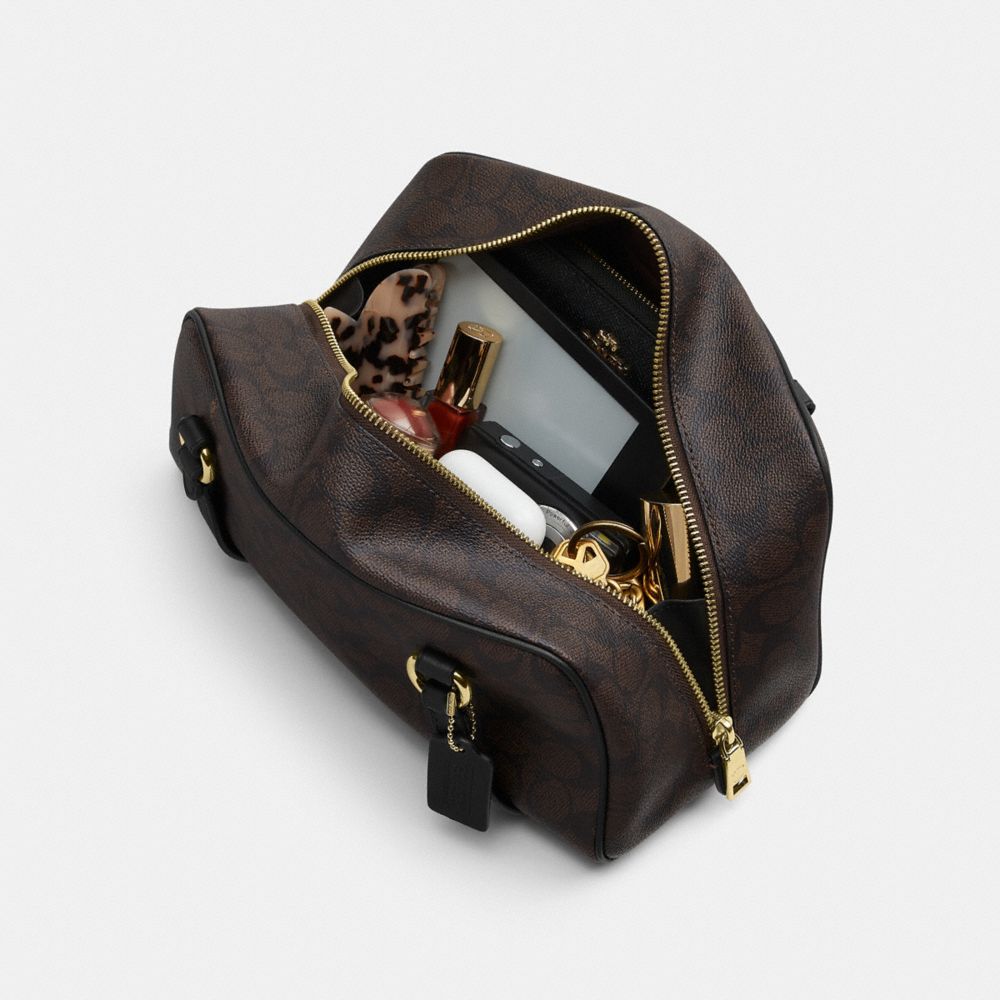 Sydney Shoulder Bag In Signature Canvas