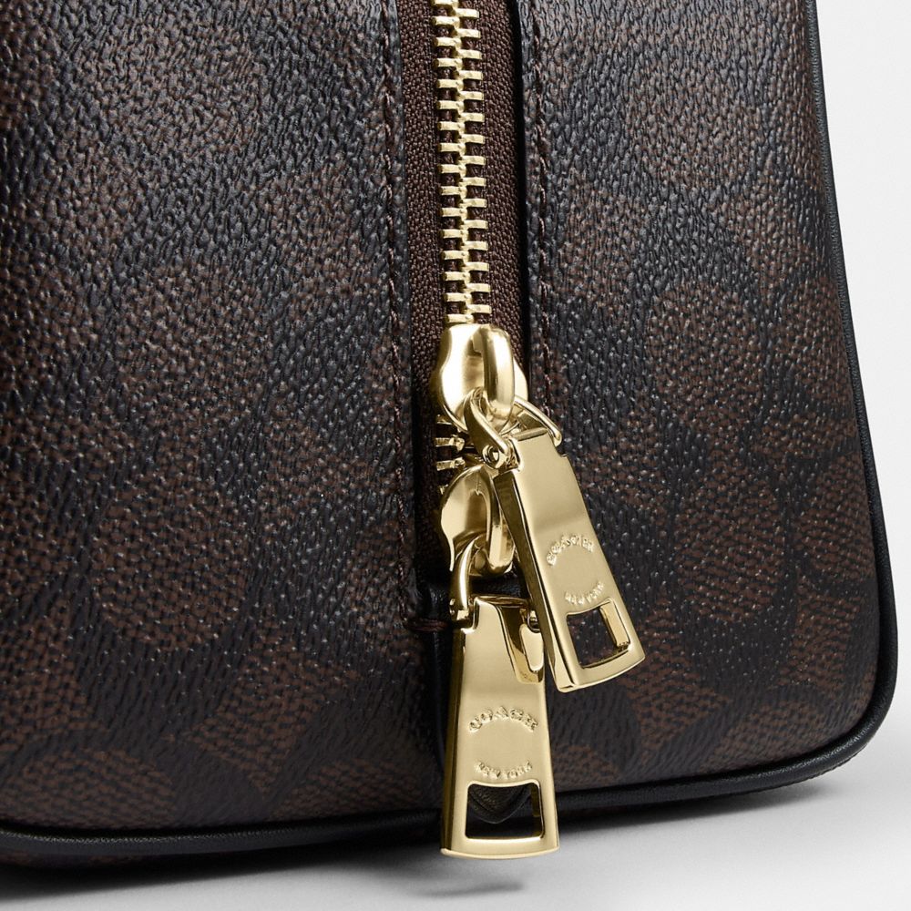 Sydney Shoulder Bag In Signature Canvas