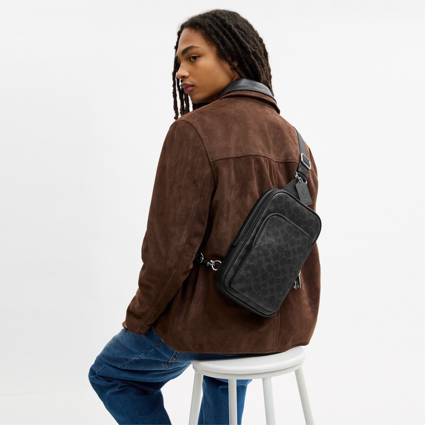 Мужская сумка Coach Felix Sling Bag In Signature UpcraftedLeather, цвет: Чёрный — фото 4