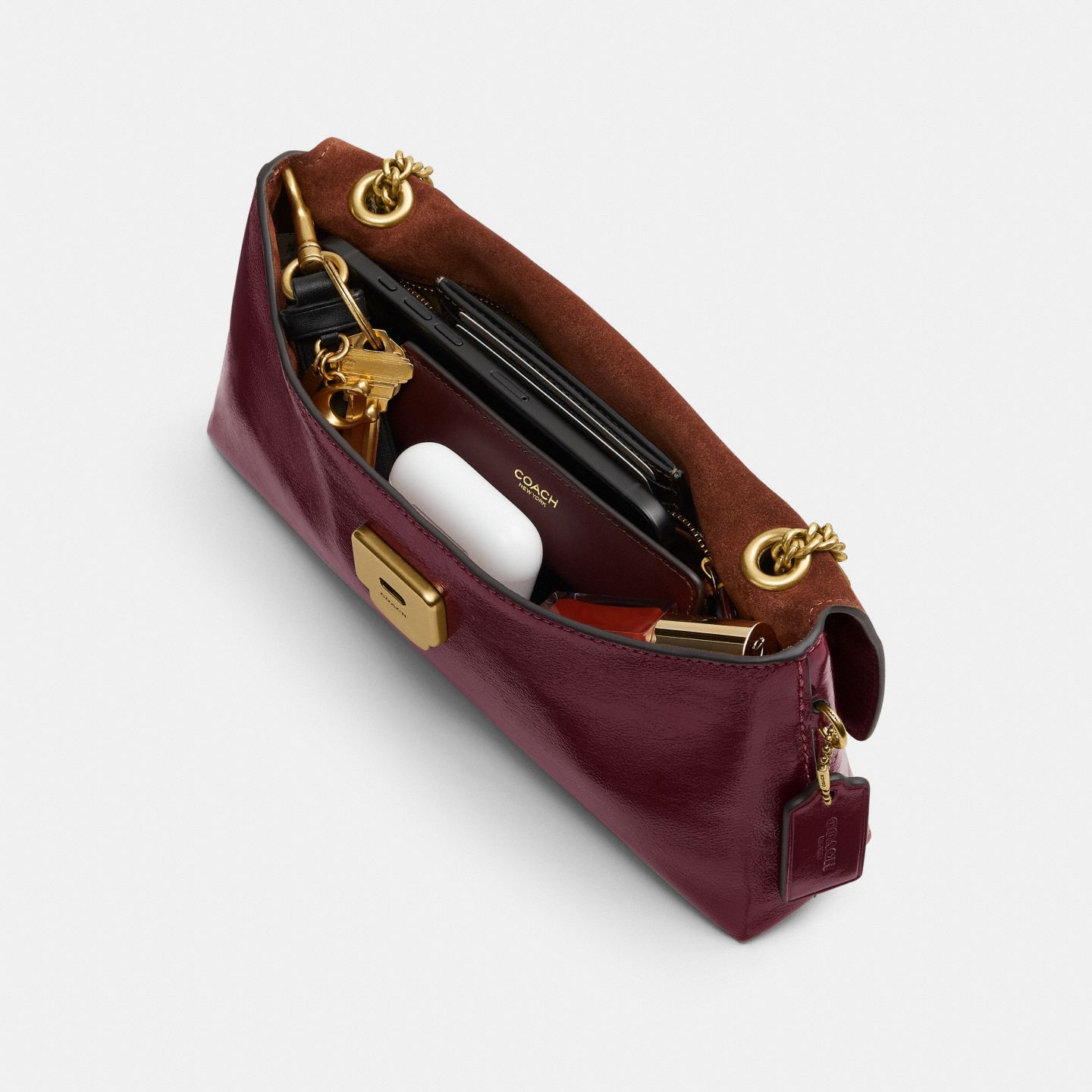 Женская сумка Coach Chelsea Shoulder Bag 26 With Chain, цвет: Латунный / Тёмный вишнёвый — фото 3