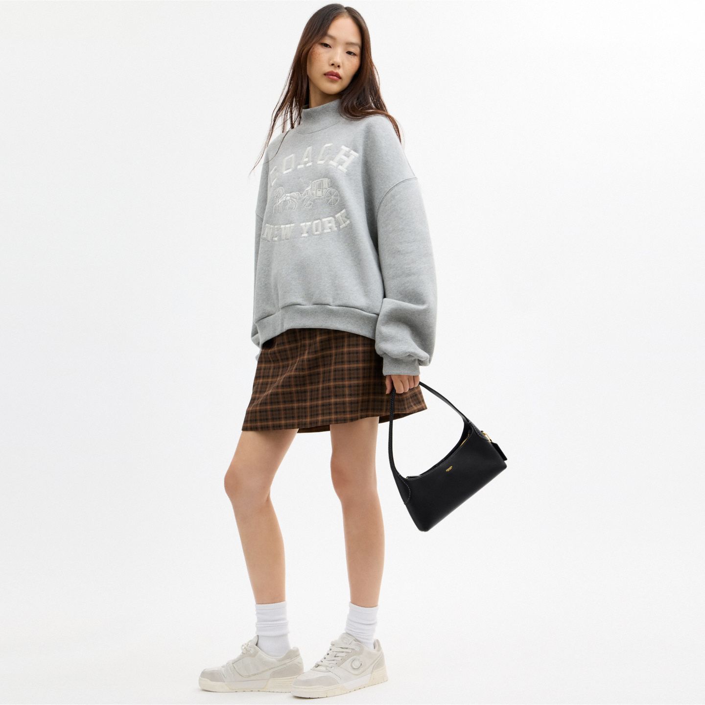 Женская сумка Coach Brooklyn Shoulder Bag 26, цвет: Латунный / Чёрный — фото 7