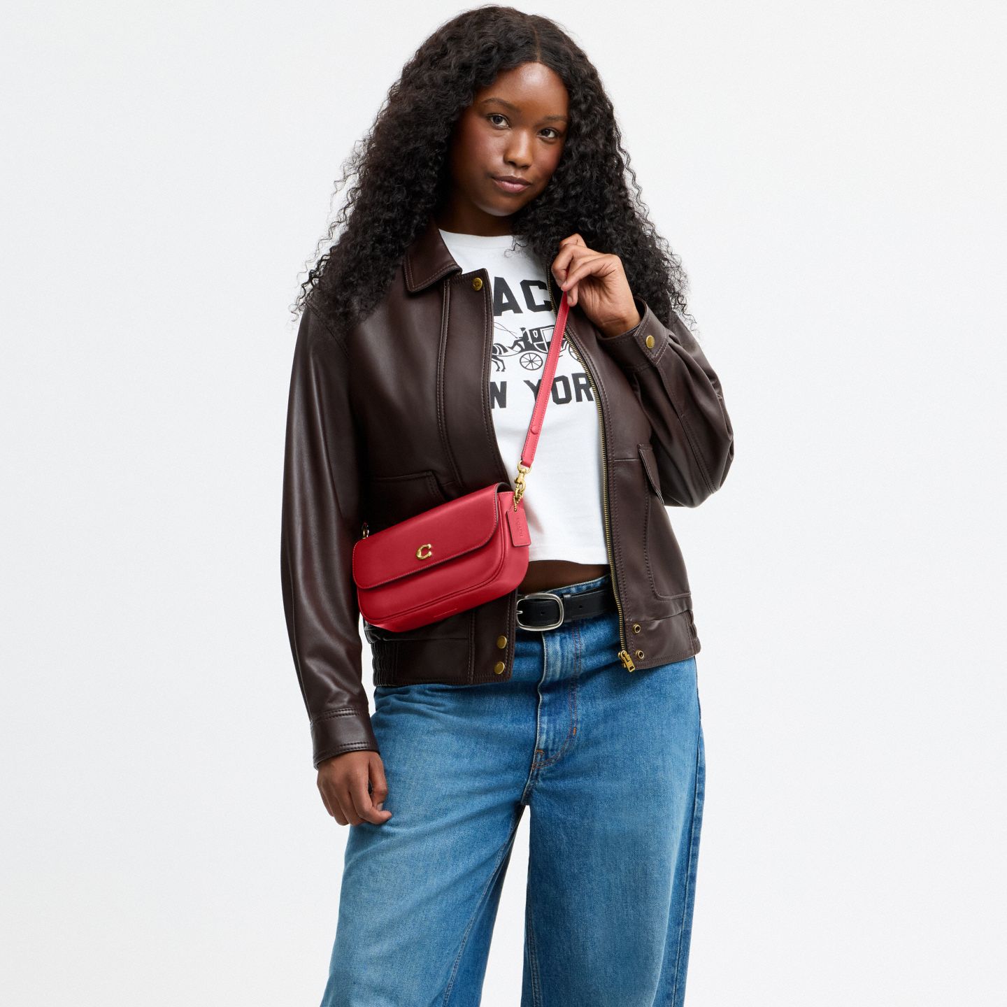 Женская сумка Coach Brook Flap Chain Bag With Charm Chain Strap, цвет: Латунный / Маковый — фото 8