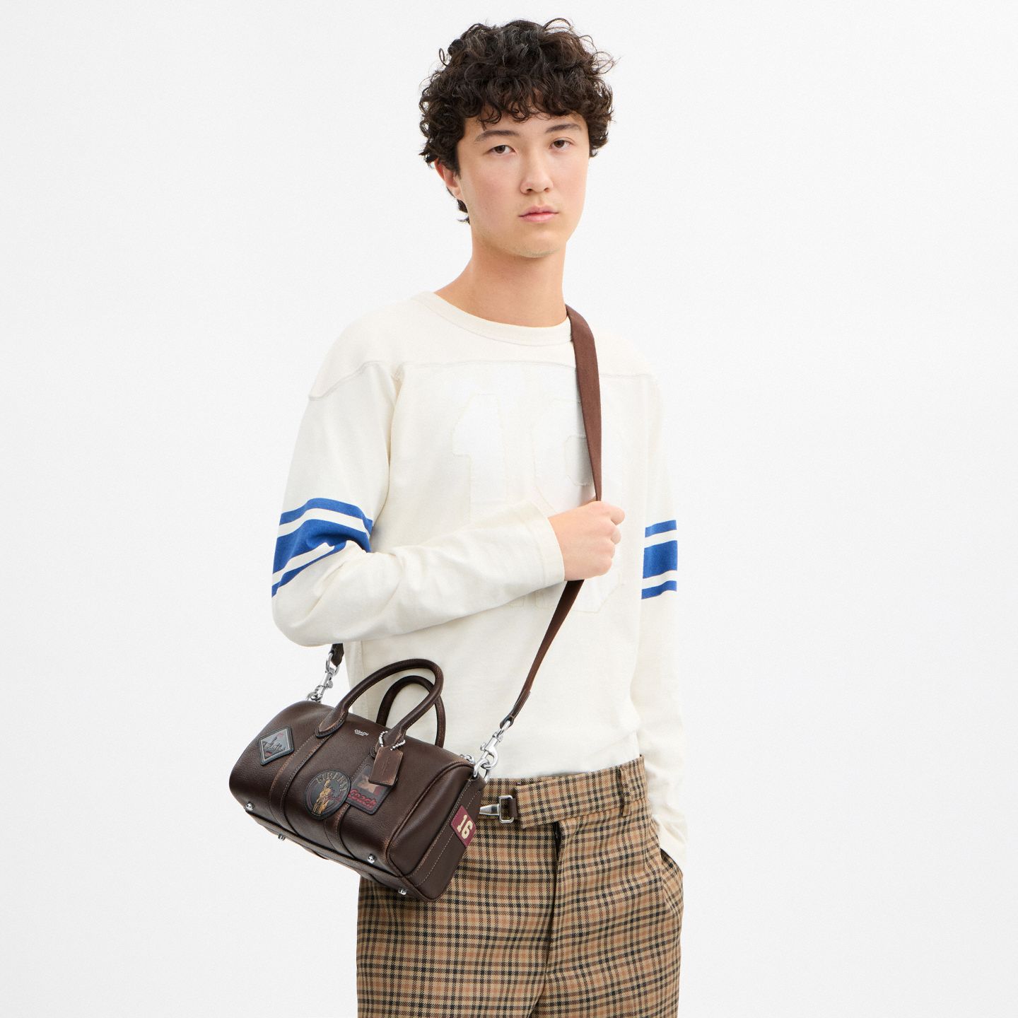Мужская сумка Coach Compass Bag 25 In Loved Leather With Stickers, цвет: Кленовый — фото 5
