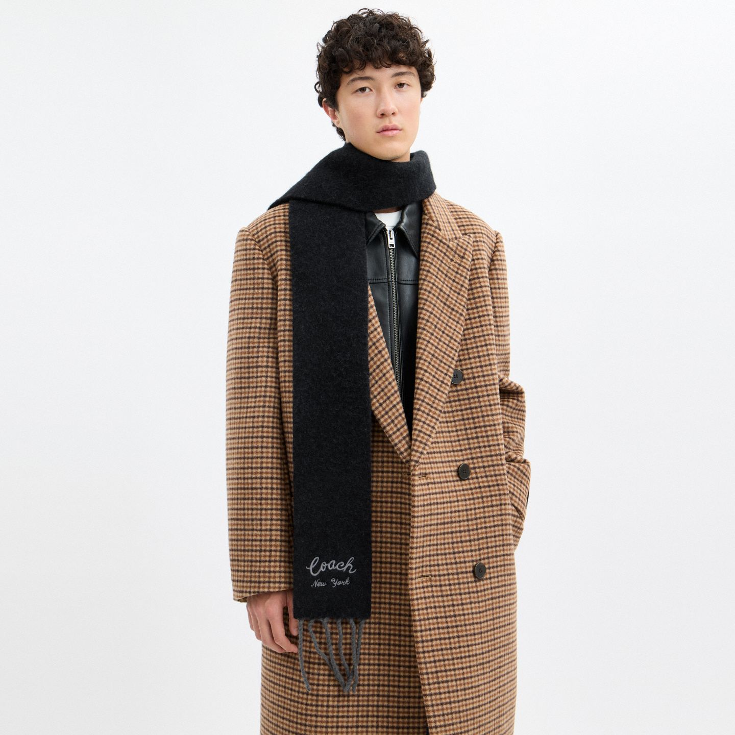 Мужские аксессуары Coach Script Skinny Muffler, цвет: Чёрный / Серый — фото 3