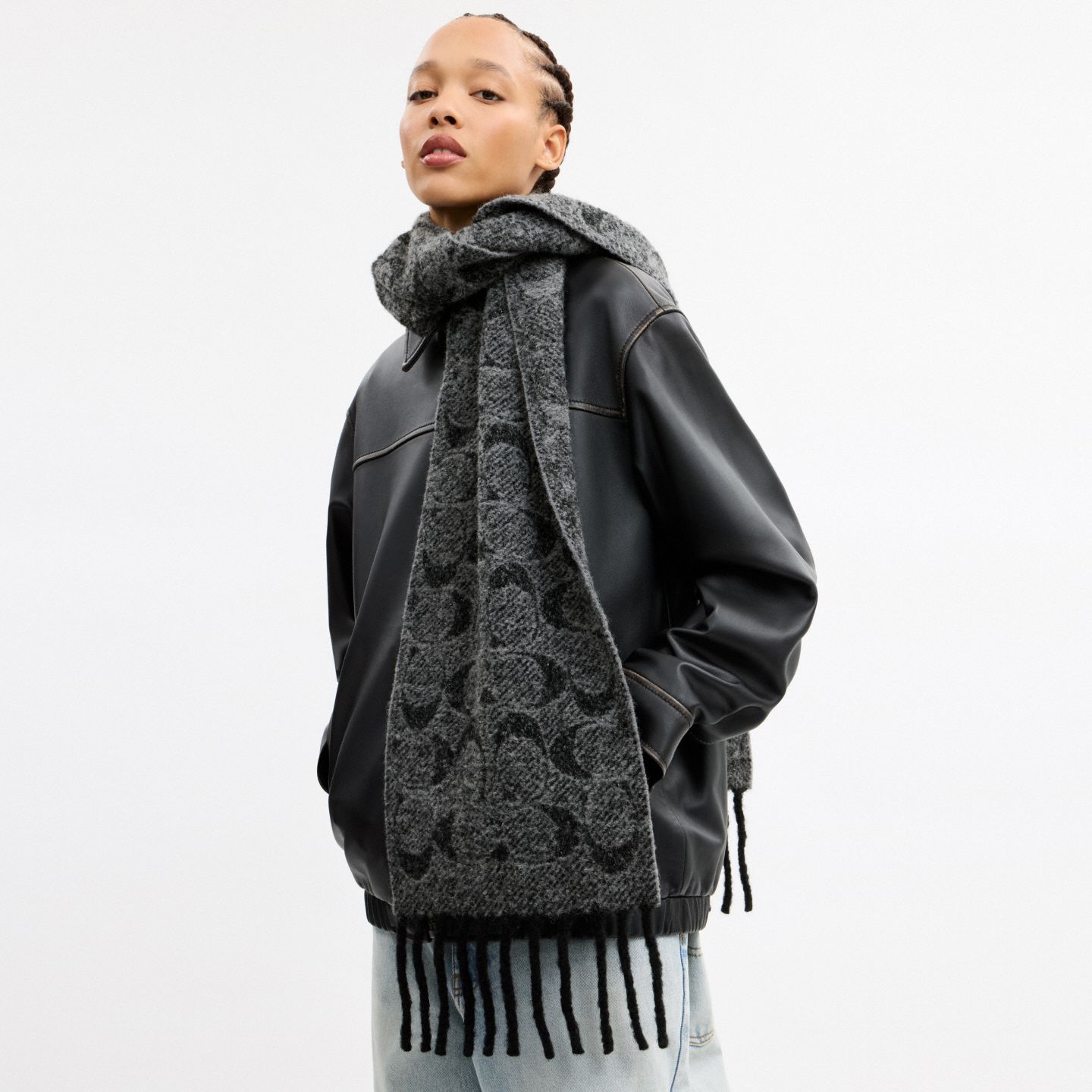 Женские аксессуары Coach Signature Muffler, цвет: Чёрный — фото 2