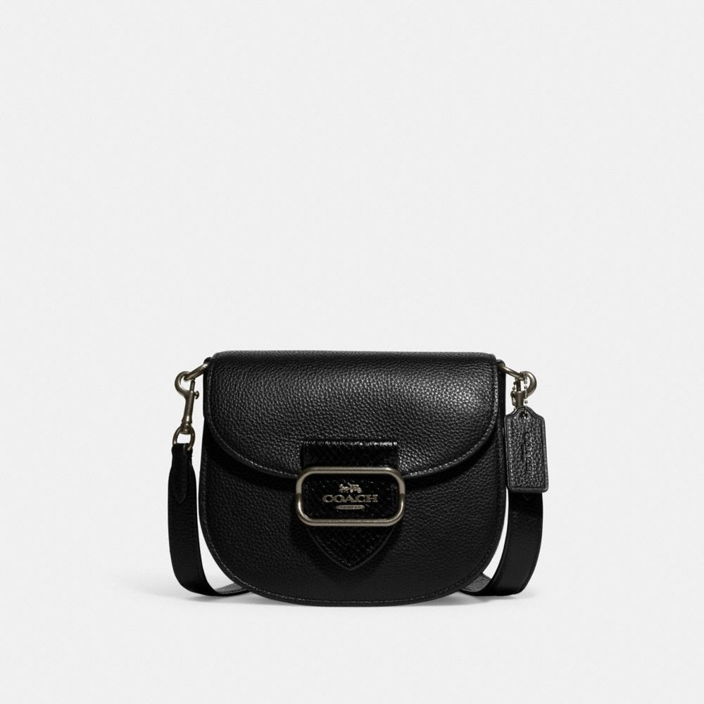 Black and cream fall outfit / Dior Saddle Bag  Dior saddle bag, Fall  fashion inspo, Black saddle bag