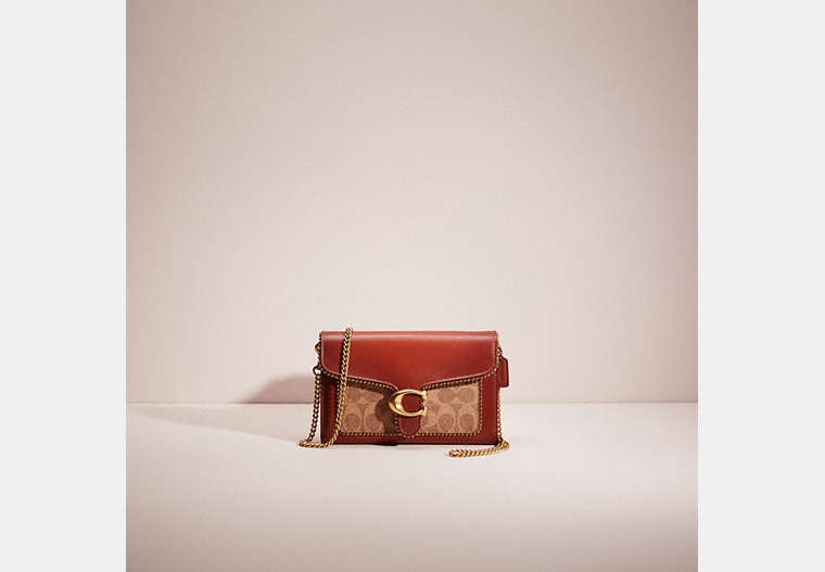 COACH®,RESTORED TABBY CHAIN CLUTCH IN SIGNATURE CANVAS WITH BEADCHAIN,Signature Coated Canvas,Mini,Brass/Tan/Rust,Front View