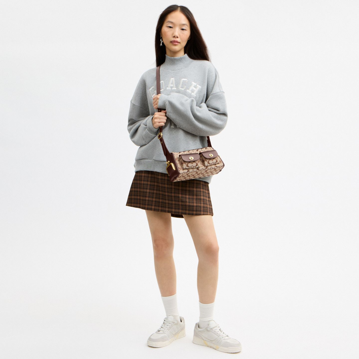 Женская сумка Coach Turnlock Haversack Bag 27 In Signature Jacquard, цвет: Хаки кленовый — фото 7