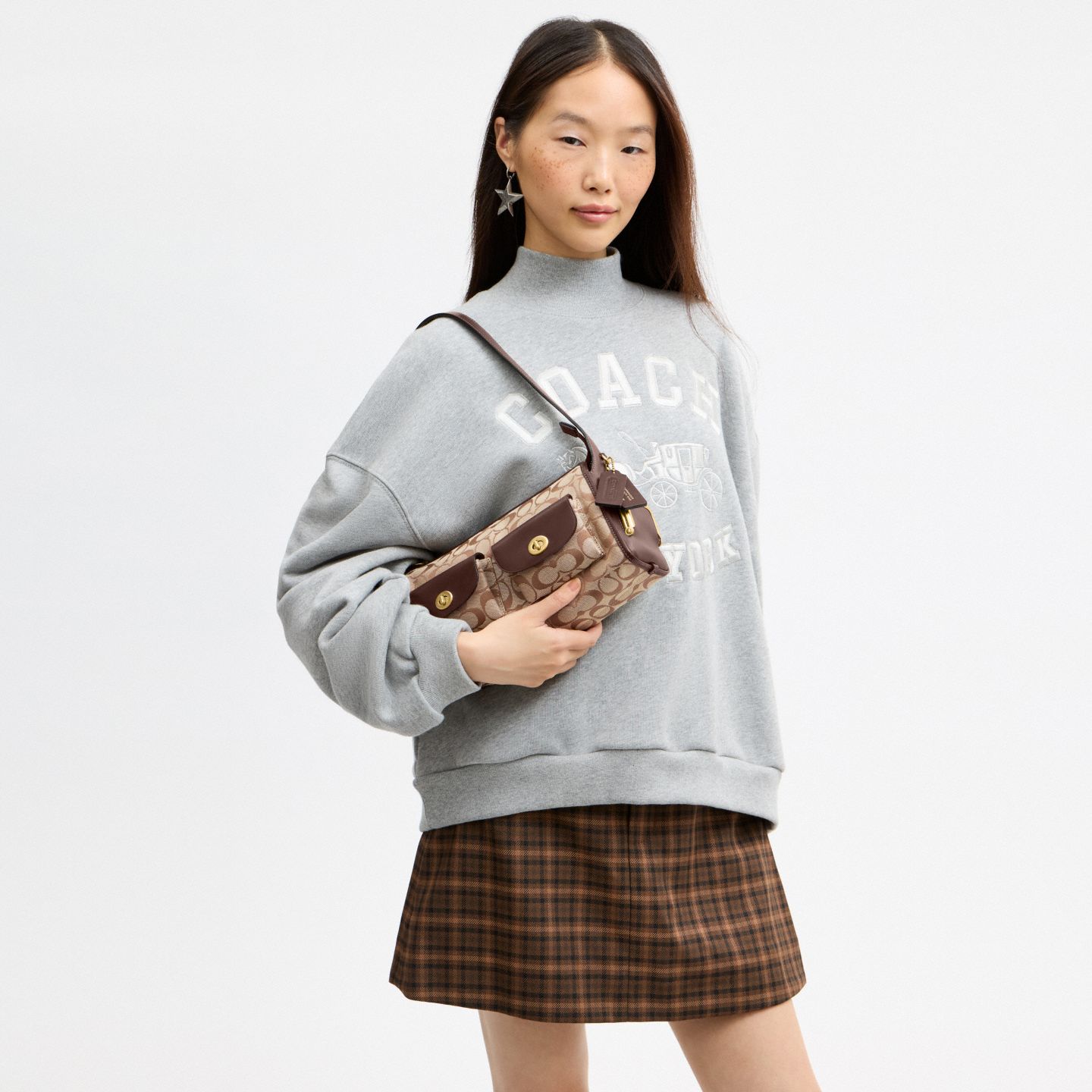 Женская сумка Coach Turnlock Haversack Bag 27 In Signature Jacquard, цвет: Хаки кленовый — фото 8