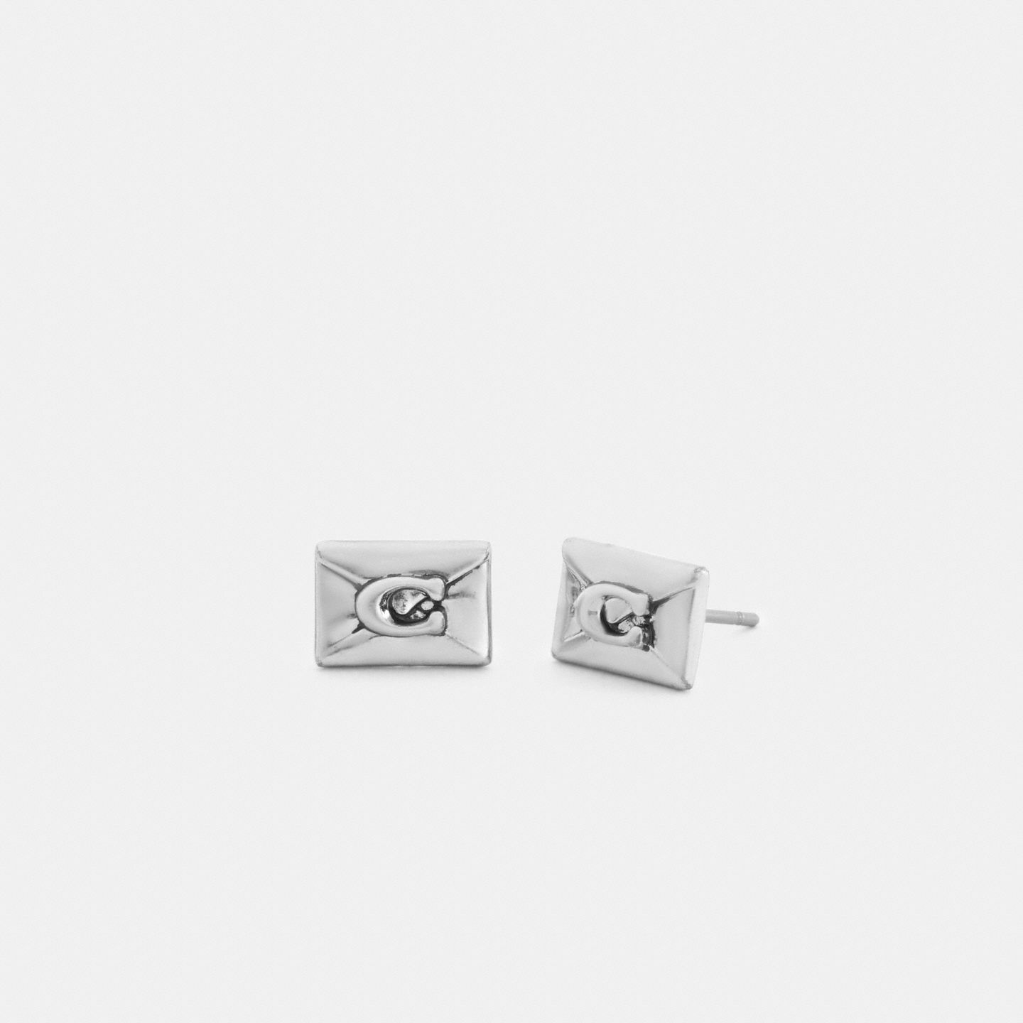 Серьги-гвоздики Coach Signature в виде конверта, цвет: Серебряный — фото 1