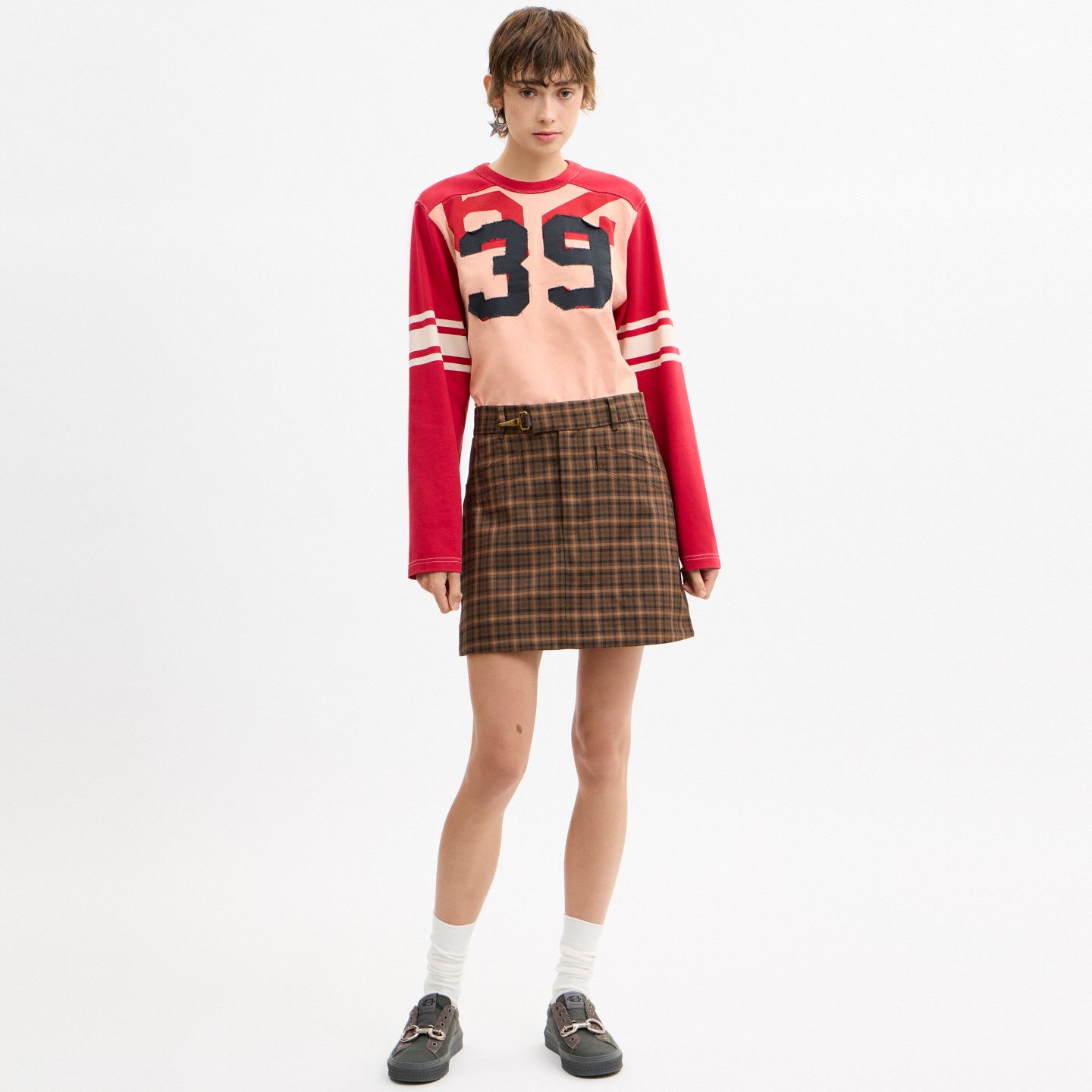 Женская футболка Coach Long Sleeve Varsity T-Shirt In Organic Cotton, цвет: Красный — фото 2