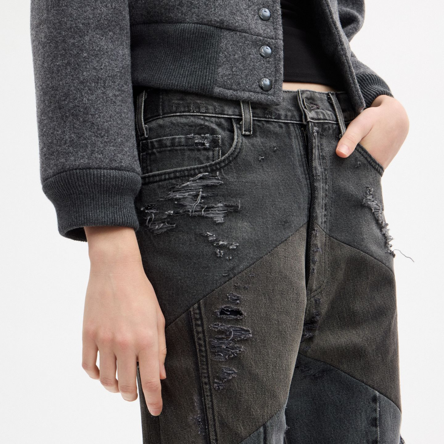 Женские шорты Coach Denim Shorts In Organic Cotton, цвет: Чёрный — фото 4