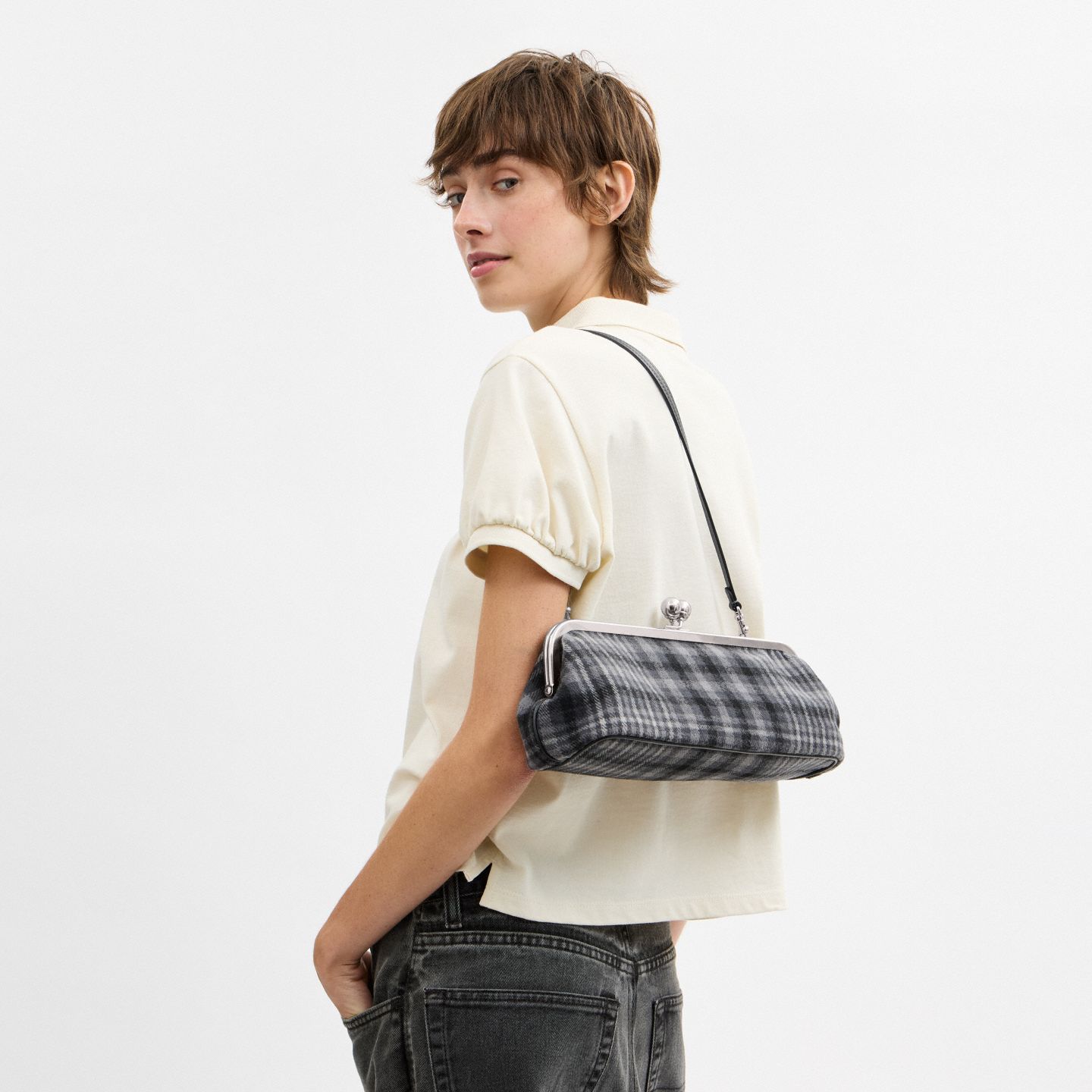 Женская сумка Coach Kisslock Frame Bag 30 With Plaid, цвет: Состаренный золотой / Серый разноцветный — фото 7