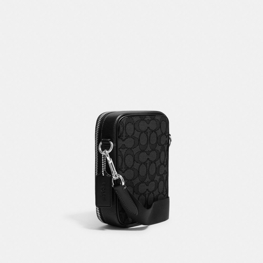 COACH®,PORTÉ-CROISÉ STANTON EN JACQUARD SIGNATURE,Argenté/Anthracite/Noir,Angle View