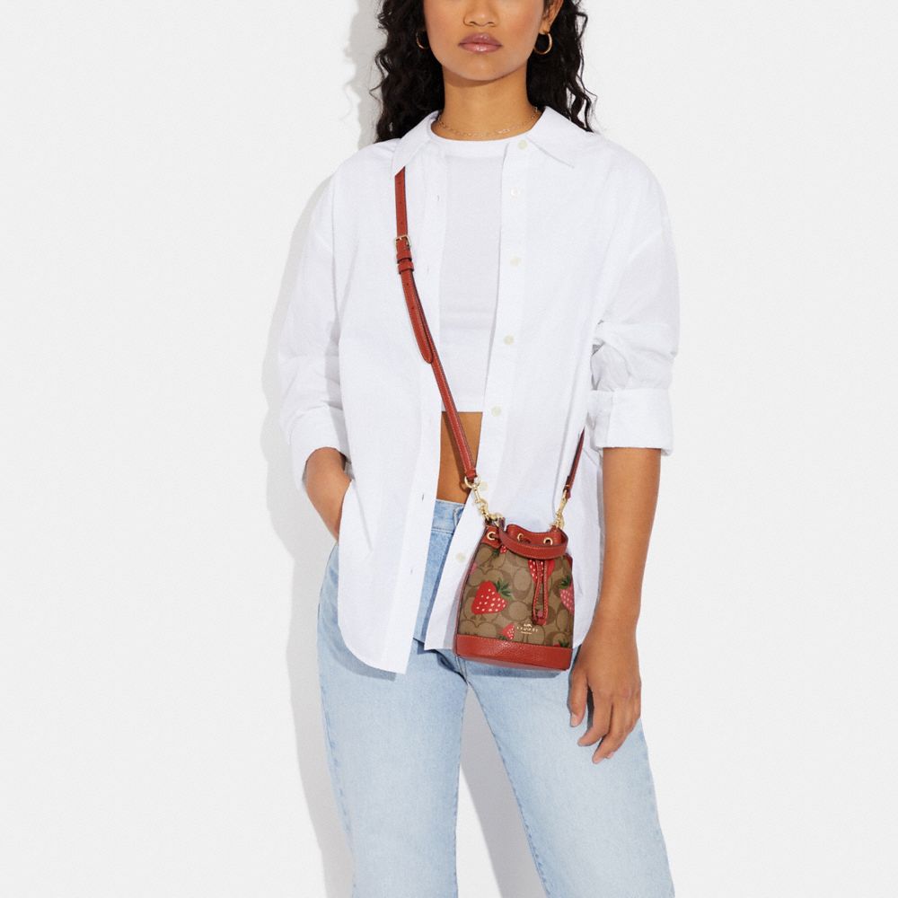 Coach Mini Bucket Bag – OMNIA