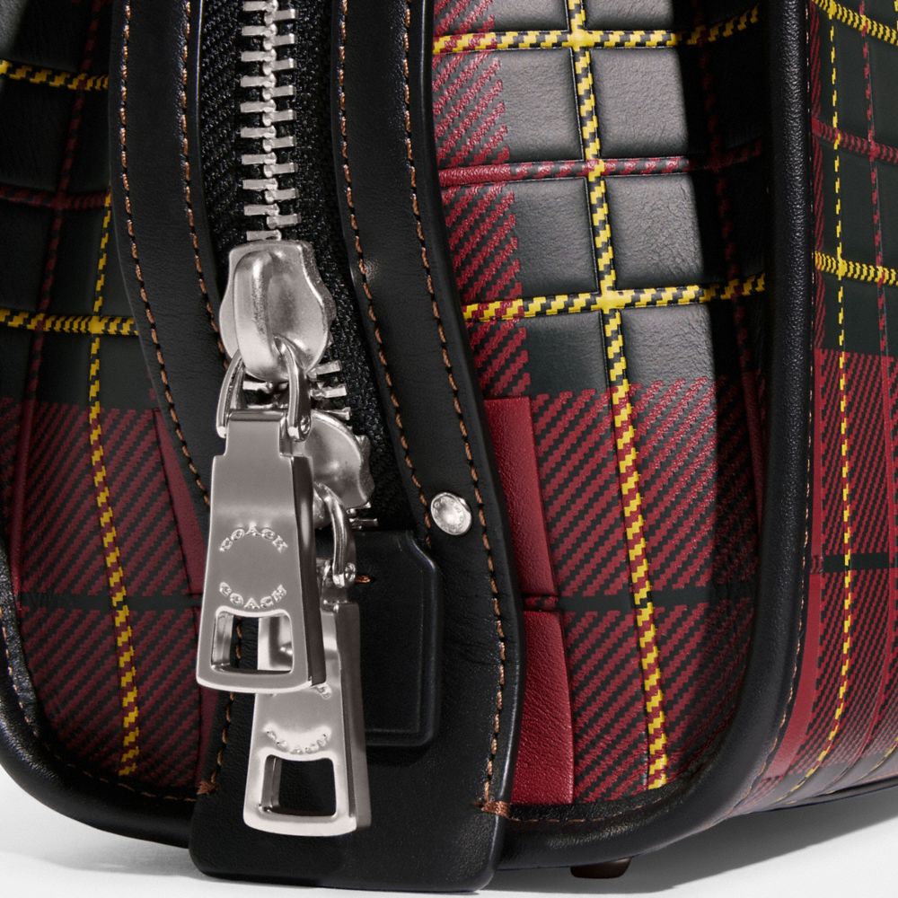 COACH®,ROGUE 20 AVEC IMPRIMÉ TISSU ÉCOSSAIS,Cuir tanné à gant,Argent/Cerise Multi,Closer View