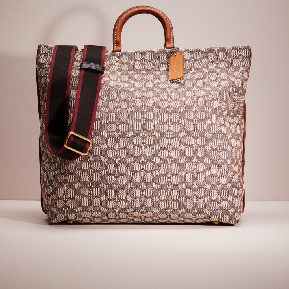 COACH®,RESTORED ROGUE TOTE IN SIGNATURE TEXTILE JACQUARD,Glovetanned Leather,Brass/Cocoa Red Sand,Front View