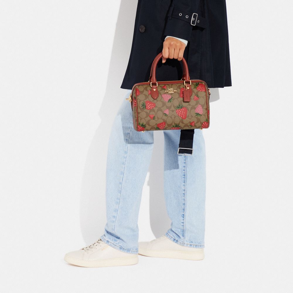 COACH®,SATCHEL ROWAN EN TOILE SIGNATURE À IMPRIMÉ FRAISES SAUVAGES,Tissu en toile exclusif,Or/Kaki Multi,Detail View
