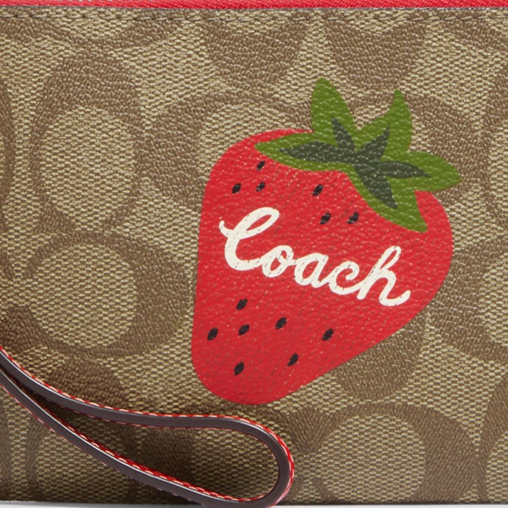 COACH IM/CHALK MULTI WILD STRAWBERRY CORNER ZIP WRISTLET CH535