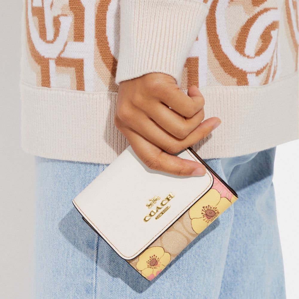 COACH®,スモール トライフォールド ウォレット・シグネチャー キャンバス・フローラル クラスター プリント,ミニ財布(二つ折り&三つ折り),