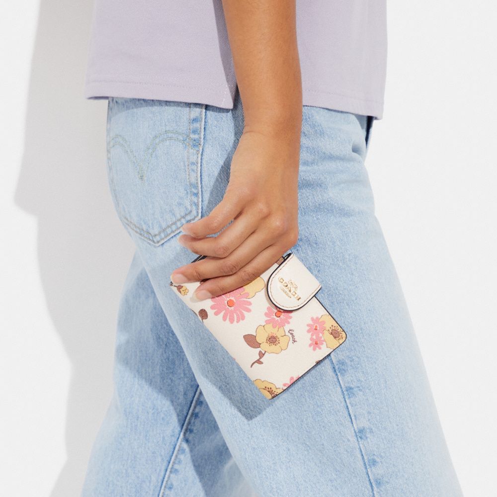 Coach Medium Corner Zip Wallet With Mini Vintage Rose Print