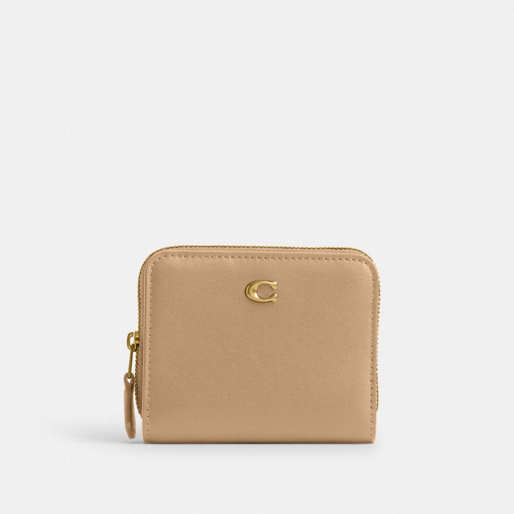 COACH®,BILLFOLD WALLET,Cuir de veau raffiné,Laiton/Brun roux,Front View