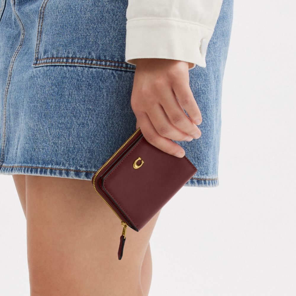 COACH®,Billfold Wallet,Leather,Calfskin Leather,Bi Fold,Logo,Metal,Casual,,Detail View