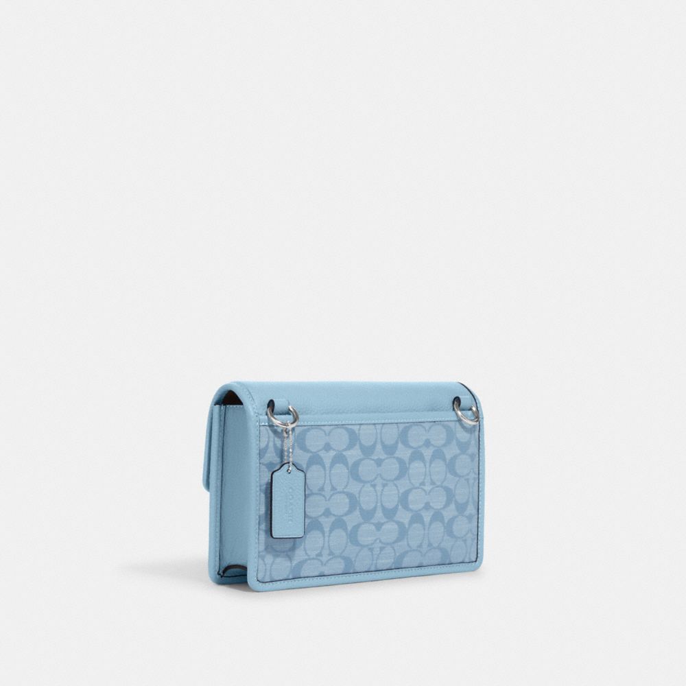 COACH®,ターナー フラップ クロスボディ・シグネチャー シャンブレー,斜め掛け&ボディバッグ,ｼﾙﾊﾞｰ/ﾗｲﾄ ﾌﾞﾙｰ