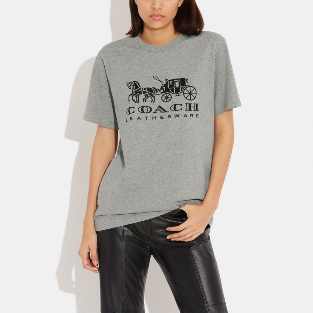 COACH®,ホース アンド キャリッジ Tシャツ,トップス＆Tシャツ,ﾍｻﾞｰ ｸﾞﾚｰ