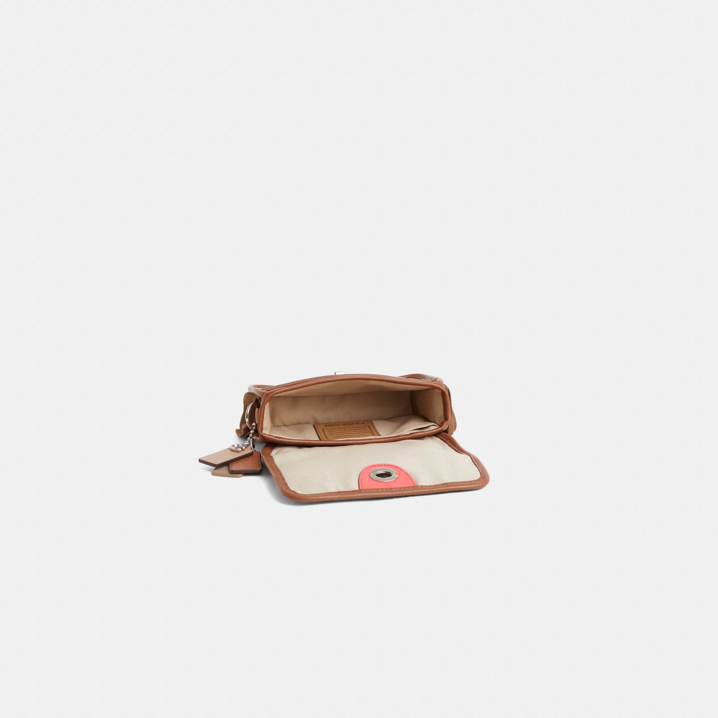Женская сумка Coach Custom Legacy Penny Shoulder Purse, цвет: Серебряный / Песочный — фото 3