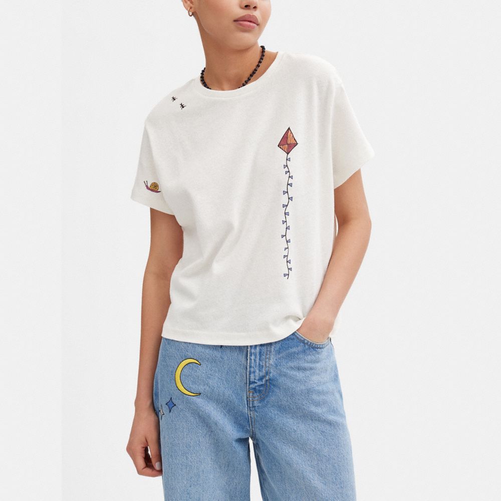 COACH®,【COACH X OBSERVED BY US】Tシャツ,トップス＆Tシャツ,ﾎﾜｲﾄ ﾏﾙﾁ