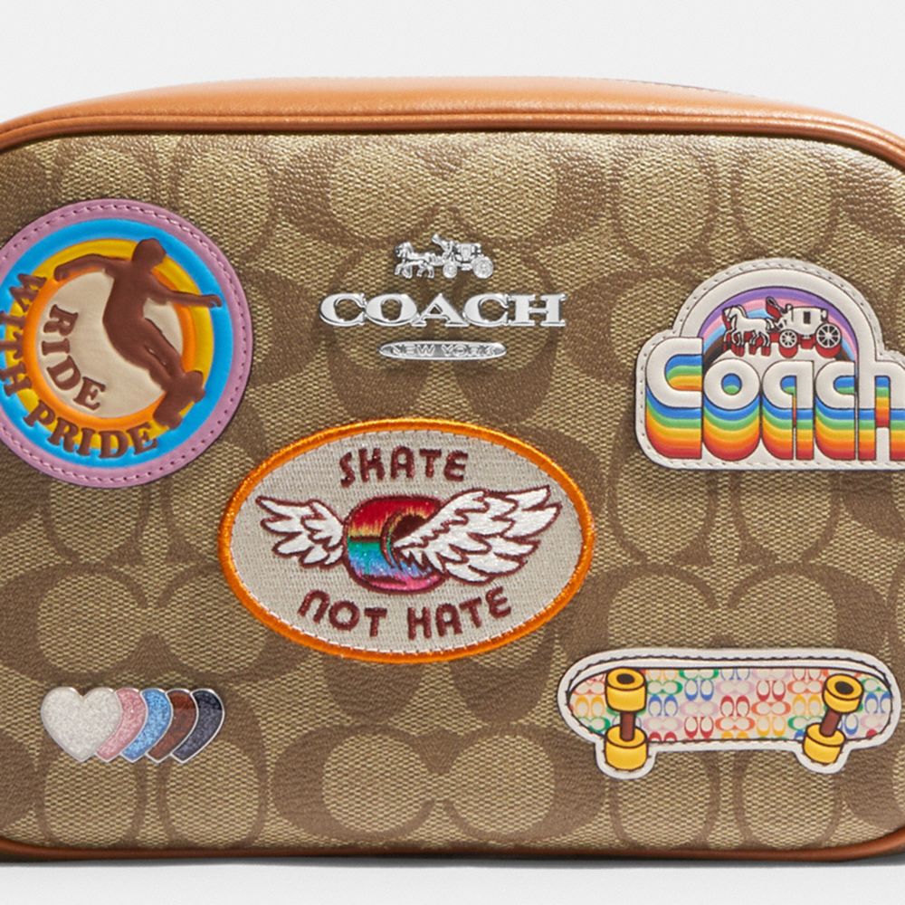 COACH®,SAC POUR APPAREIL PHOTO JAMIE EN TOILE SIGNATURE AVEC ÉCUSSONS,Toile,Argent/Kaki Multi,Detail View