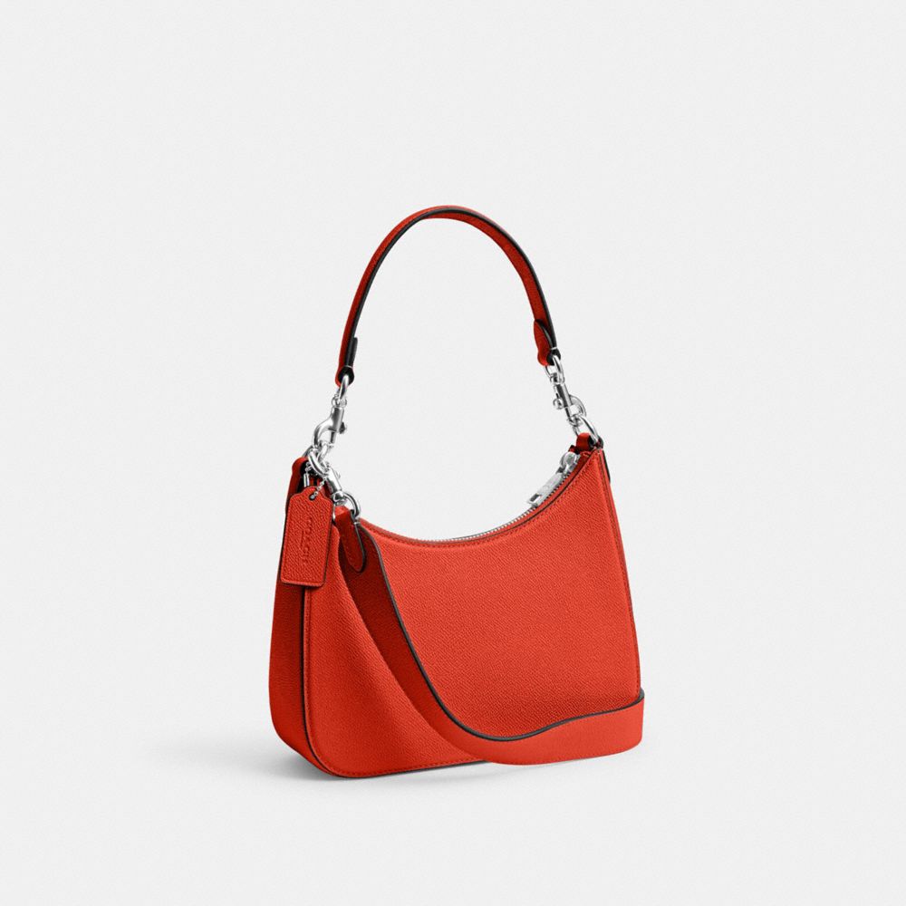 COACH®,SAC PORTÉ-CROISÉ HOBO EN EN TOILE SIGNATURE,Cuir Cross-grain,Soleil orange,Angle View