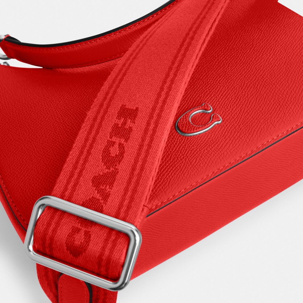 Shop Coach Hobo Umhängetasche Mit Signature-canvas In Red